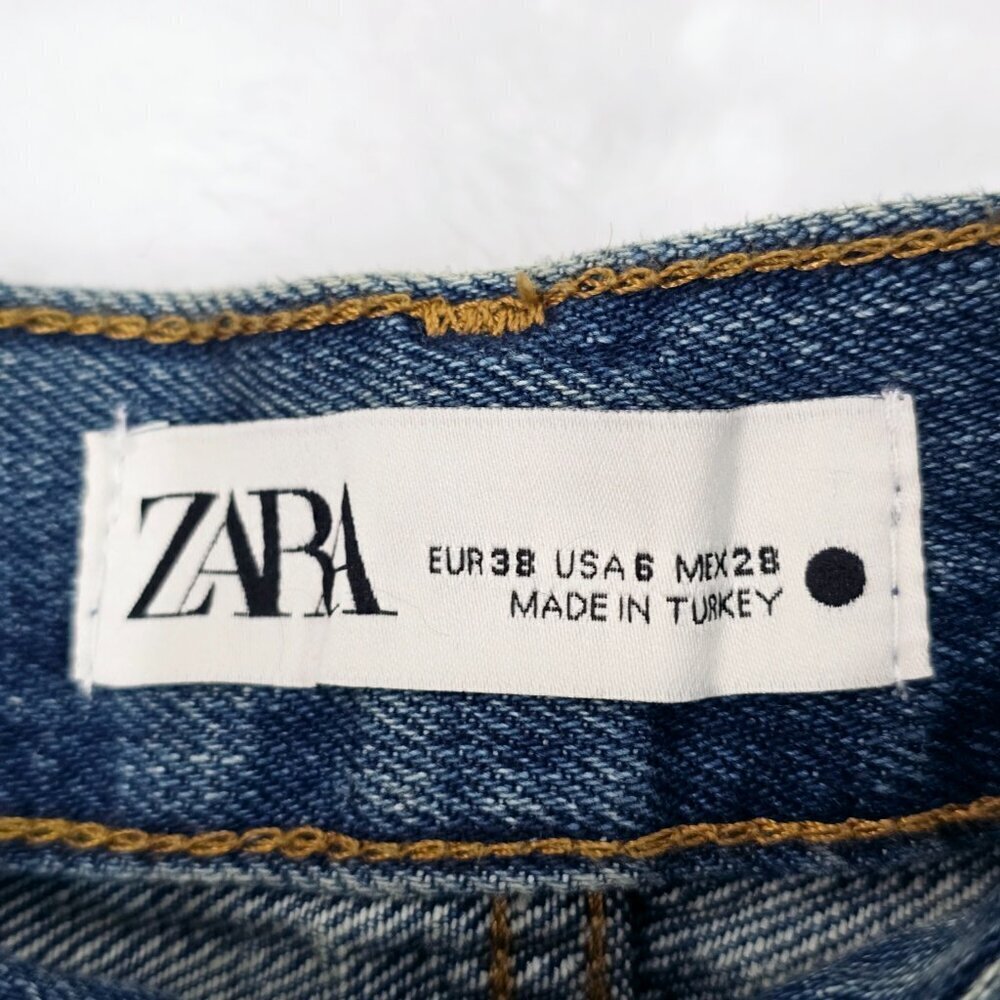 NWT Zara High Rise Straight Leg Jeans Sz. 6 - Picture 4 of 7